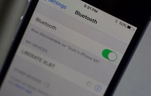 turn on bluetooth iphone